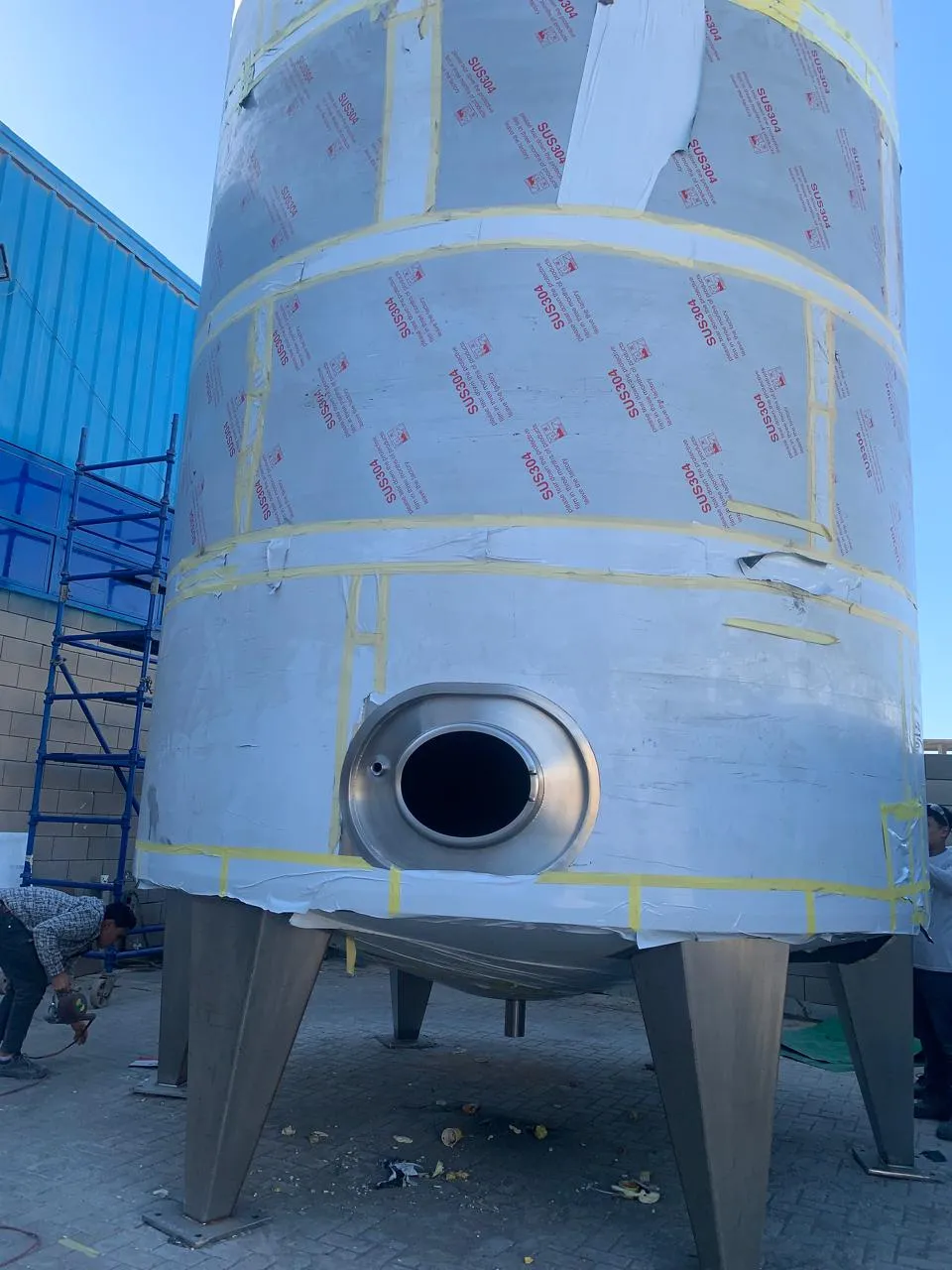 Industrial storage tanks fabricated by Pipe Steel Pro